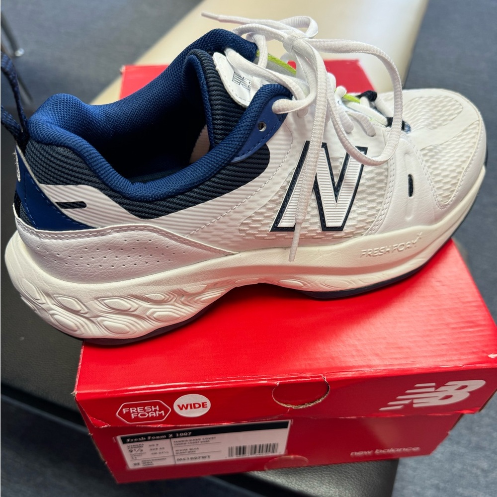 NEW BALANCE Fresh Foam X 1007 men’s size 9.5 Wide 2E